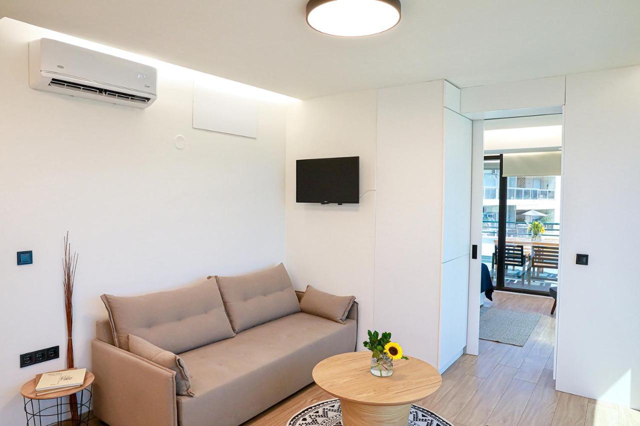 The First Key Luxury & Small Apartment In The Center Of Ксанти Екстериор снимка