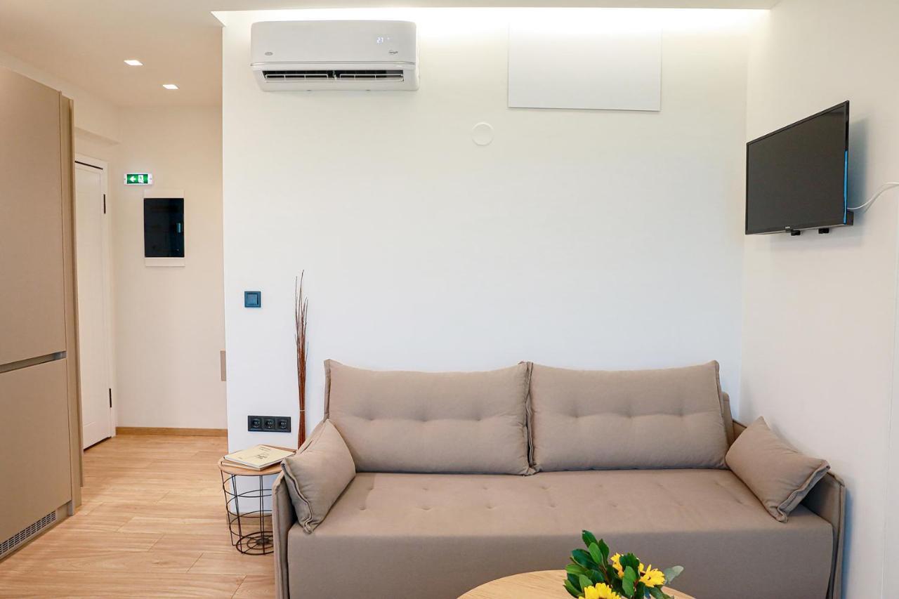 The First Key Luxury & Small Apartment In The Center Of Ксанти Екстериор снимка